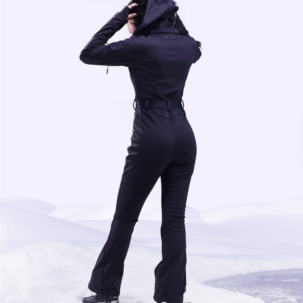Ski suit
